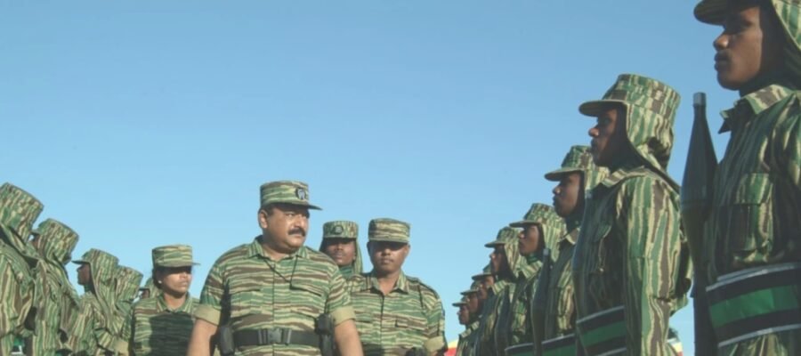 Pirabakaran_Inspecting_LTTE_RPG_Force